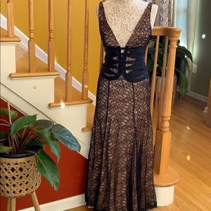 Elegant Black Lace Prom Dress